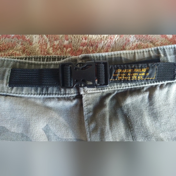 MUSCLE ALIVE WOMEN'S PLUS SIZE 3XL GREEN CAMOUFLAGE CARGO SHORTS STRAIGHT AHEAD - Picture 7 of 13